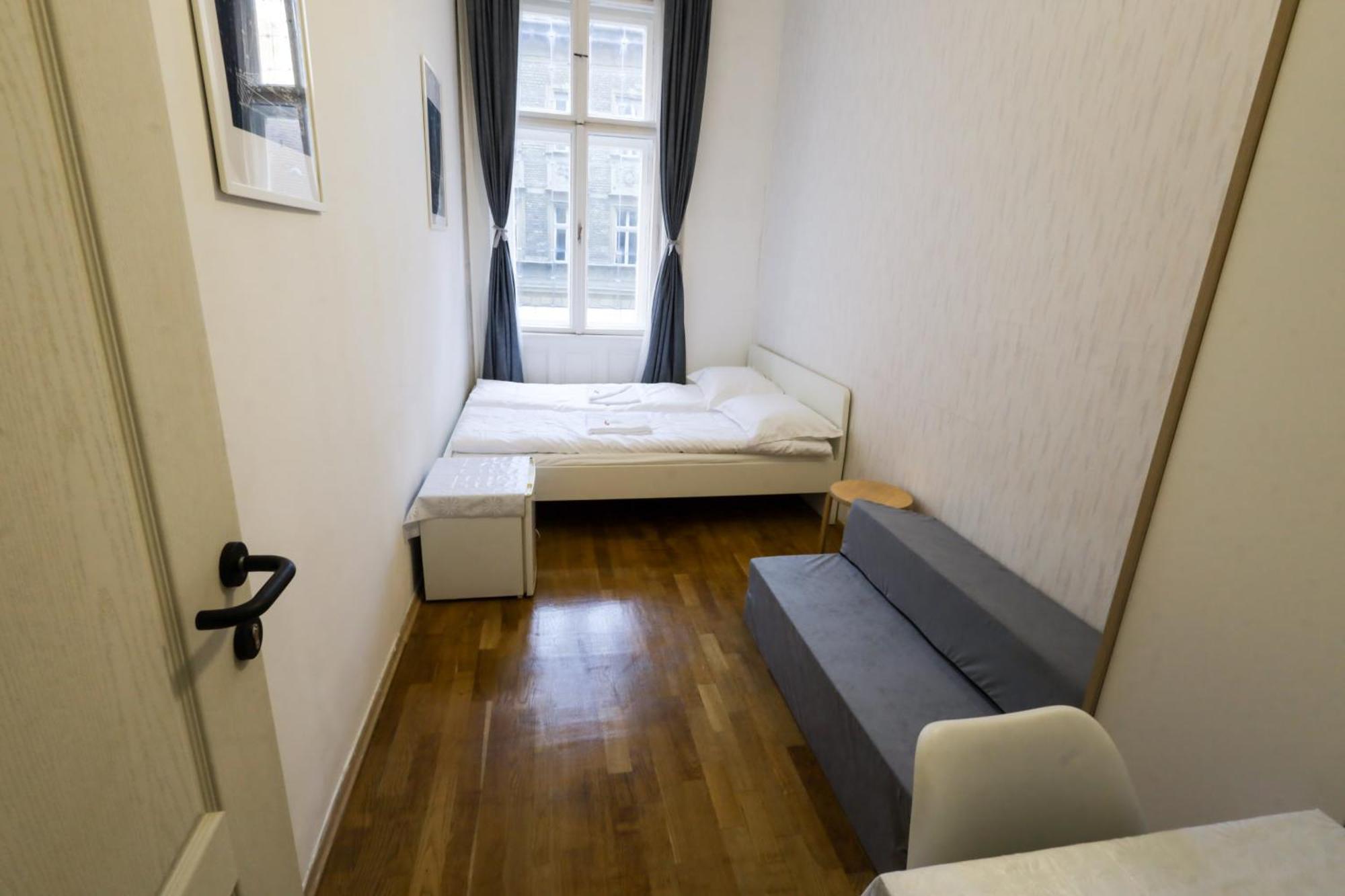 Pest-Port Apartment 4 Rooms For 16 Person Budapest Exterior photo